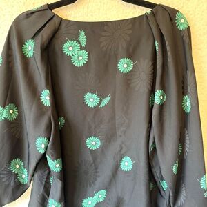Ann Taylor Blouse Black Green Flowers size M 3/4 Sleeves Lightweight Floral
